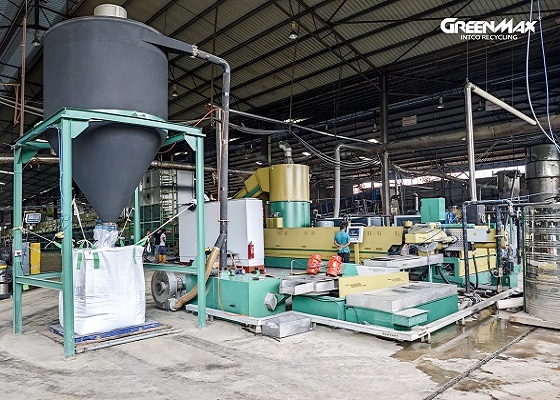 /pics/extrudeuse -greenmax-PEHD.jpg